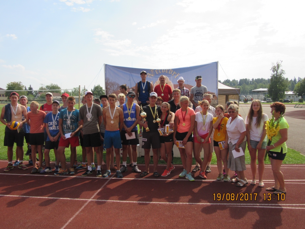 Volejbolam Bebru pagastā ir nākotne — pārliecināti sacensību rīkotāji, dalībnieki un atbalstītāji.
Autors: Svetlana Vite