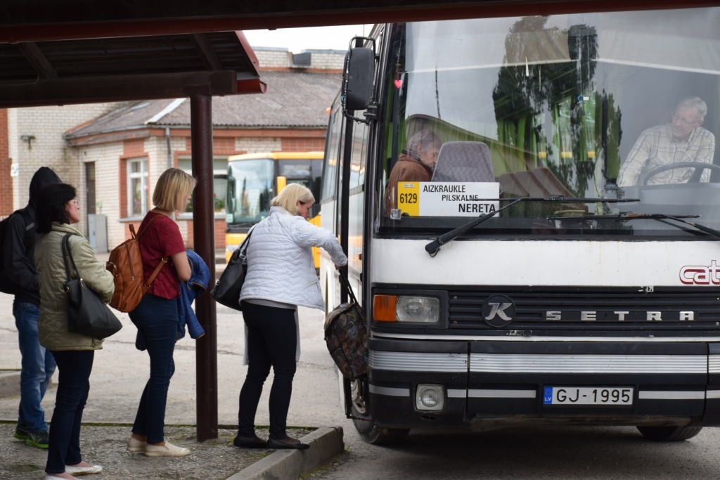 Reģionālais maršruts. Izmaiņas reģionālā maršruta tīklā visbiežāk veic, pamatojot ar pašvaldības, iedzīvotāju, izglītības iestāžu lūgumu.
Autors: Inga Patmalniece