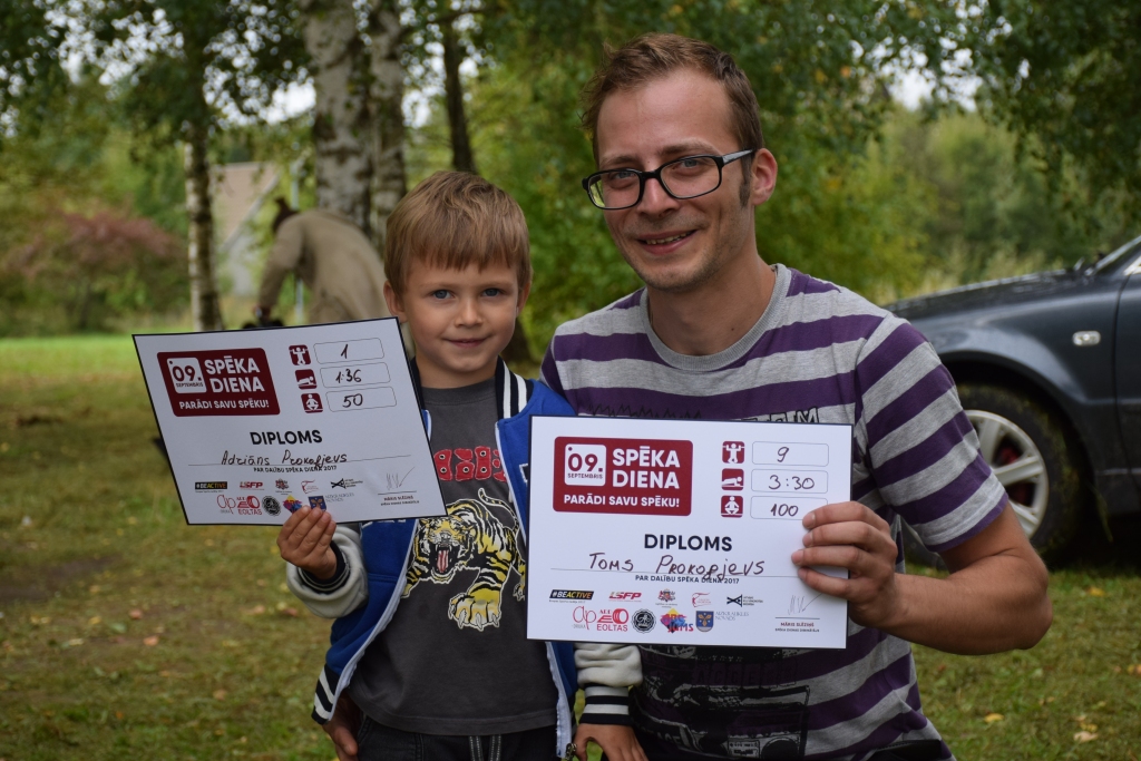 Ja tētis var, es arī! Sacensību jaunākais dalībnieks — četrgadīgais Adrians — iedvesmojās no tēta panākumiem un veiksmīgi tika galā ar visiem a
Autors: Viesturs Kaktiņš