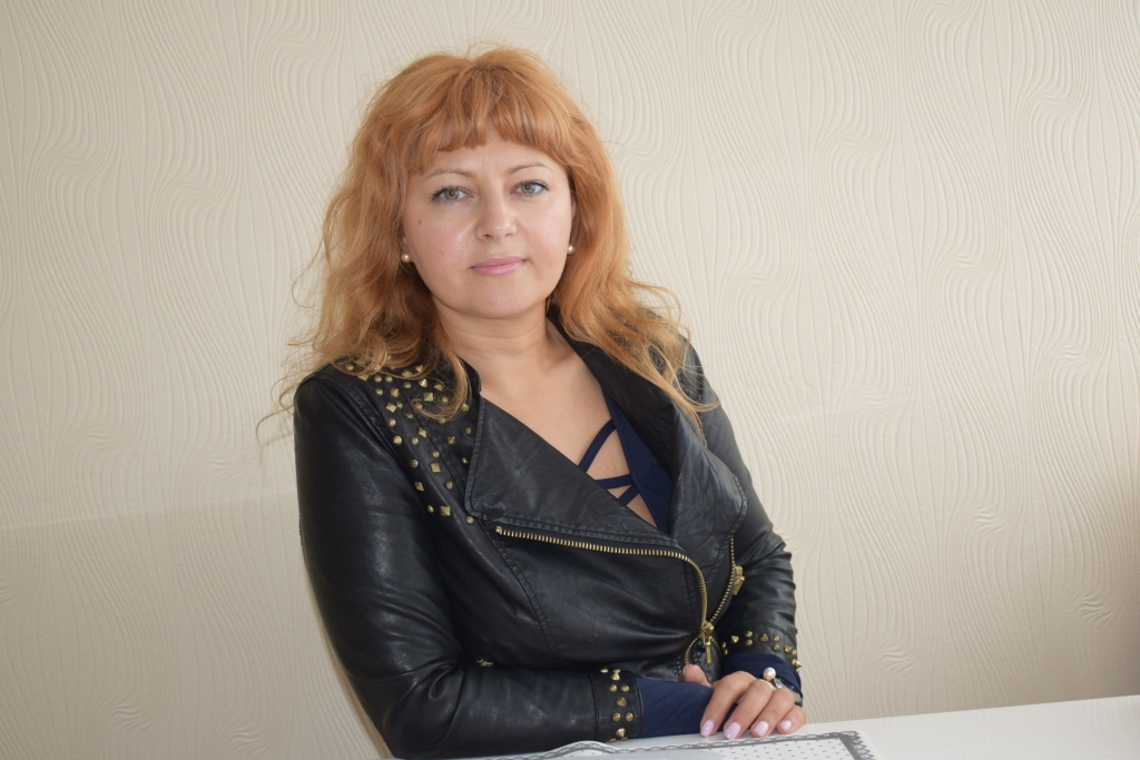 AR GAIŠĀM KRĀSĀM pa dzīvi — tāds ir jubilāres Lilijas Fetkuļinas dzīvesprieka noslēpums.
Autors: autores