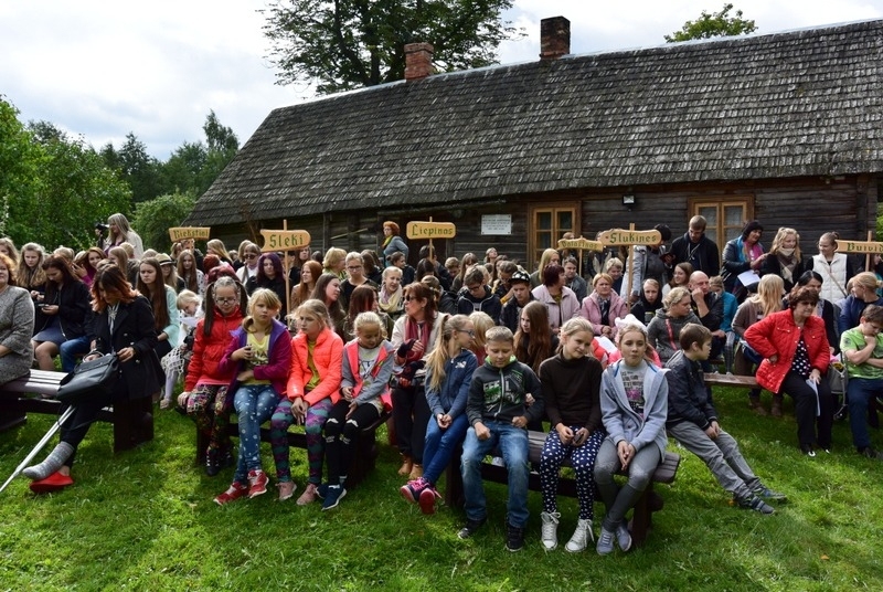 “Riekstiņos”. Vērienīgā konkursa noslēguma pasākumā J. Jaunsudrabiņa muzejā Neretā.
Autors: Dz. Sniedze