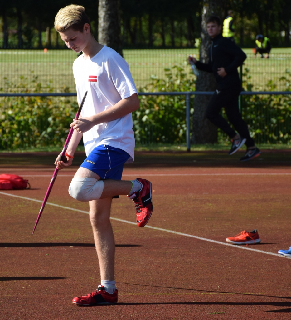 Šķēpa pavēlnieks! Artūrs Sviderskis savā vecuma grupā izcīnīja pirmo vietu, šķēpu raidot 42,29 metrus tālu.
Autors: Viesturs Kaktiņš