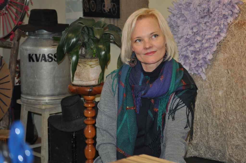 KRISTĪNE KALĒJA: “Ļoti gribētos, lai manā Jaunjelgavā viss kūsā, zeļ un notiek!” Bilde tapusi “RADU” mājā, kur vecās lietas atkal pārtop jaunās.
Autors: Elita Brovacka