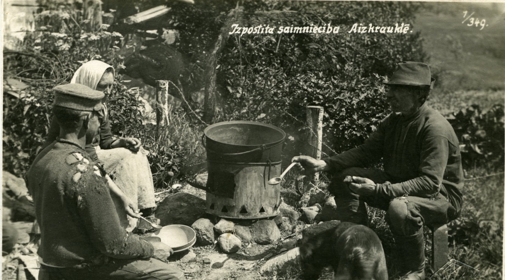 Pēc kara. Izpostīta zemnieku saimniecība Aizkrauklē.
Autors: no Aizkraukles muzeja arhīva