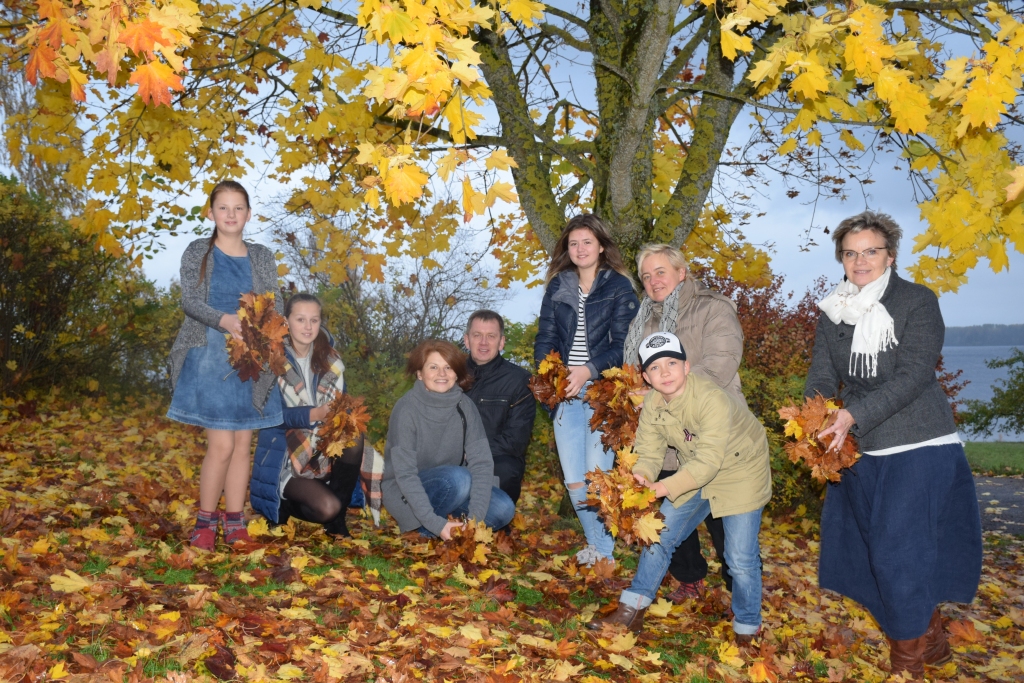 “GAIDĀM SAVĀ PULCIŅĀ!” aicina folkloras kopas “Lauce” dalībnieki.
Autors: Elita Brovacka
