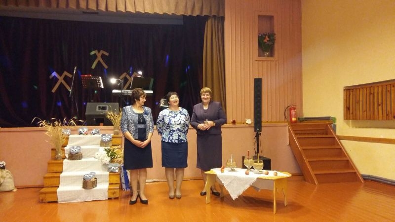 Tā mēs sākām... Atmiņās par biedrības “Irsis” pirmsākumiem dalās Iveta Hveckoviča (no kreisās), Dace Grele un Raina Līcīte.
Autors: no Kokneses novada mājaslapas