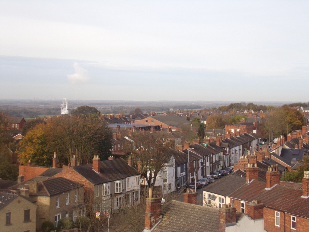 NO PILS SIENAS PAVERAS SKATS UZ PILSĒTU.
Autors: Eva Skalbe