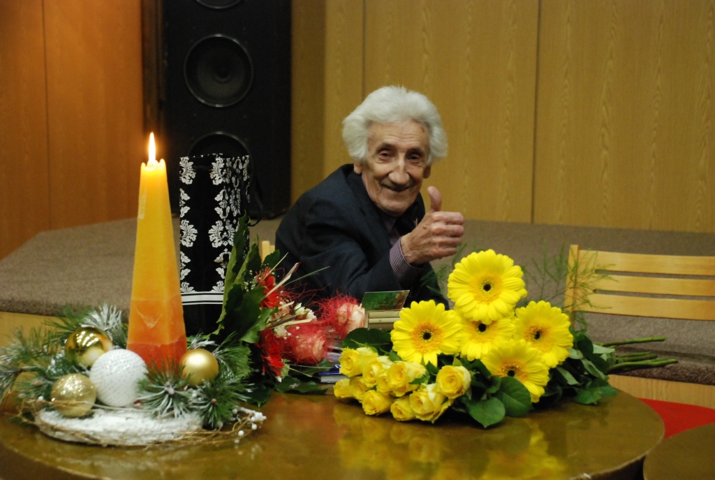 Adventes laikā Viesītes kultūras pilī gadskārtējos Buclera foto lasījumos bija izdevība sveikt Latvijas foto vēsturnieku Pēteri Korsaku 80 gadu jubilejā.