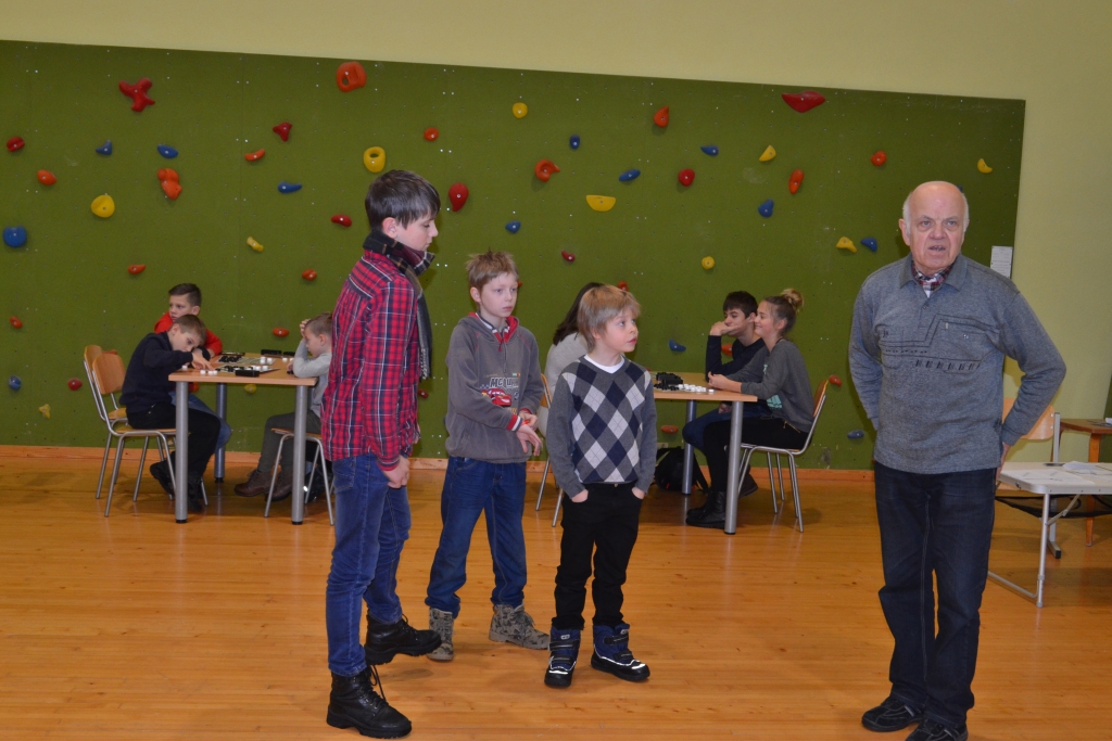 DOMĀJAM! Sacensību dalībniekiem atgādina Herberts Millers (no labās).
Autors: Sandra Pumpure