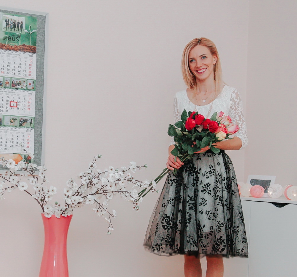 “ATMIŅU ĶĒRĀJA” DZIMŠANAS DIENĀ. Uzņēmuma īpašniece Dace Šķirmante  pārliecināta, ka viņas iecerētie pakalpojumi cilvēkiem palīdzēs saglabāt atmiņas un fotogrāfijās iemūžinātos mirkļus.
Autors: no Daces Šķirmantes albuma