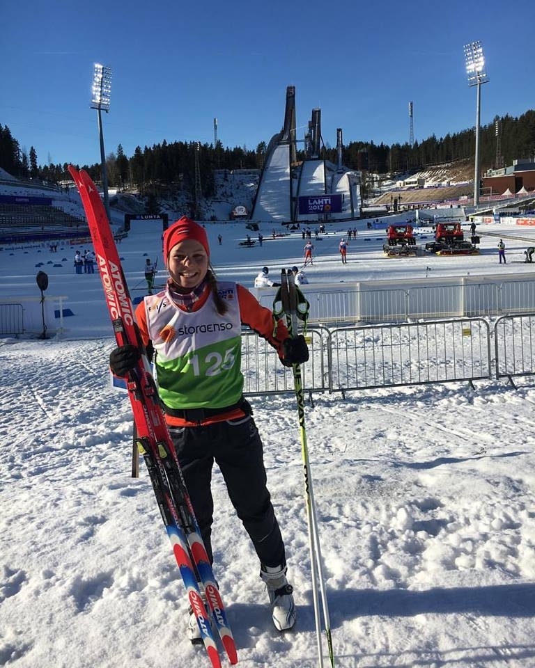 Latvijas labākā distanču slēpotāja, Aizkraukles novada sporta skolas audzēkne Patrīcija Eiduka no Vecbebriem Latvijas čempionāta 1. posmā izcīnījusi divas zelta medaļas.
Autors: no I. Bāča albuma