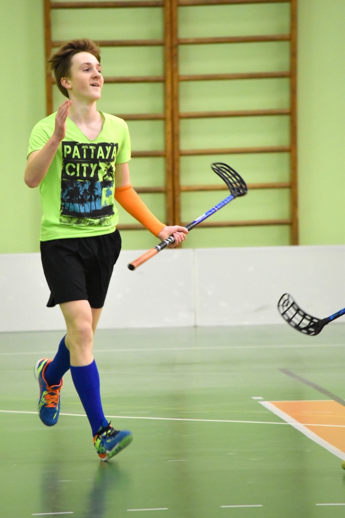 Laba spēle. Lai gan turnīra rīkotāji — vienība “Silarozes”—, piekāpās pretiniekiem, taču komandas spēlētājs Tomass Zībārts ar sniegumu var būt apmierināts.
Autors: Ginta Grincēviča