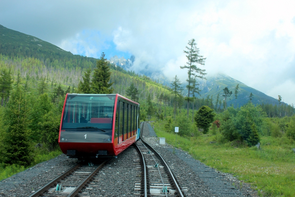 UNIKĀLS VILCIENIŅŠ. Tajā braukusi arī Lielbritānijas karaliene Elizabete.
