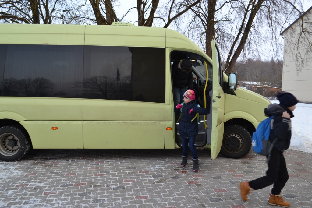 AR JAUNO AUTOBUSU ik dienas vedīs bērnus no Staburaga pagasta uz Seces pamatskolu un mājup no skolas.
Autors: Elita Brovacka
