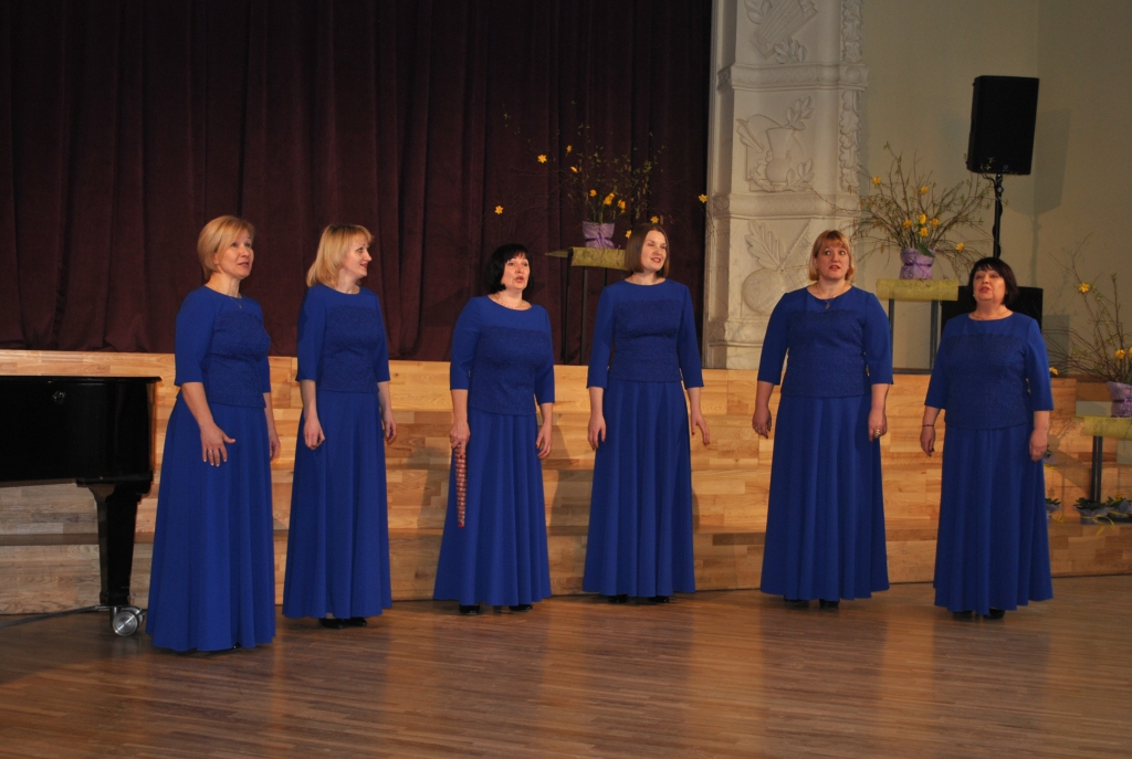 ATZINĪGS SNIEGUMS. Klausītāju sirdis sasildīja Staburaga pagasta sieviešu vokālais ansamblis “MiLaRe”.
Autors: Sandra Pumpure