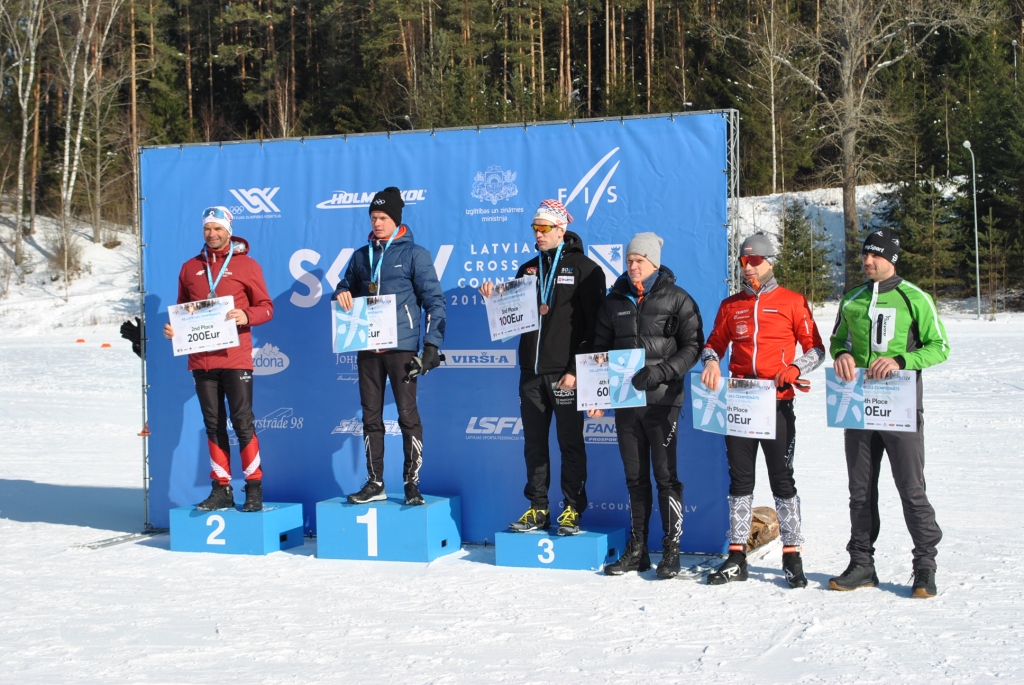 LABĀKO SEŠNIEKS vīriešu konkurencē Latvijas čempionātā brīvajā stilā — Ilmārs Bricis (no kreisās), Indulis Bikše, Raimo Vīgants, Aleksandrs Patrijuks, Roberts Slotiņš un Juris Damškalns.
Autors: Sandra Pumpure