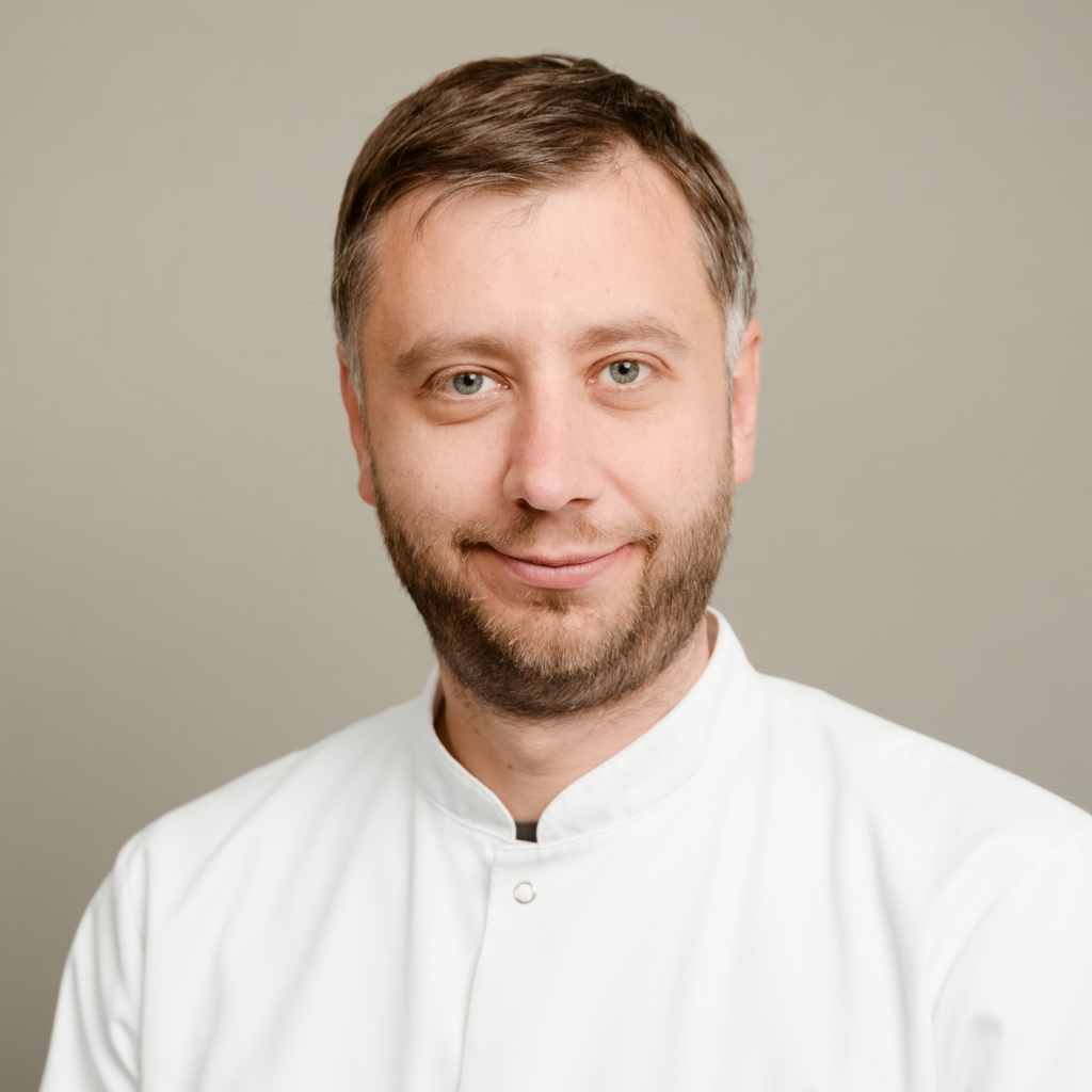 Jānis Šlēziņš, sertificēts neiroķirurgs privātklīnikā “Aiwa”.