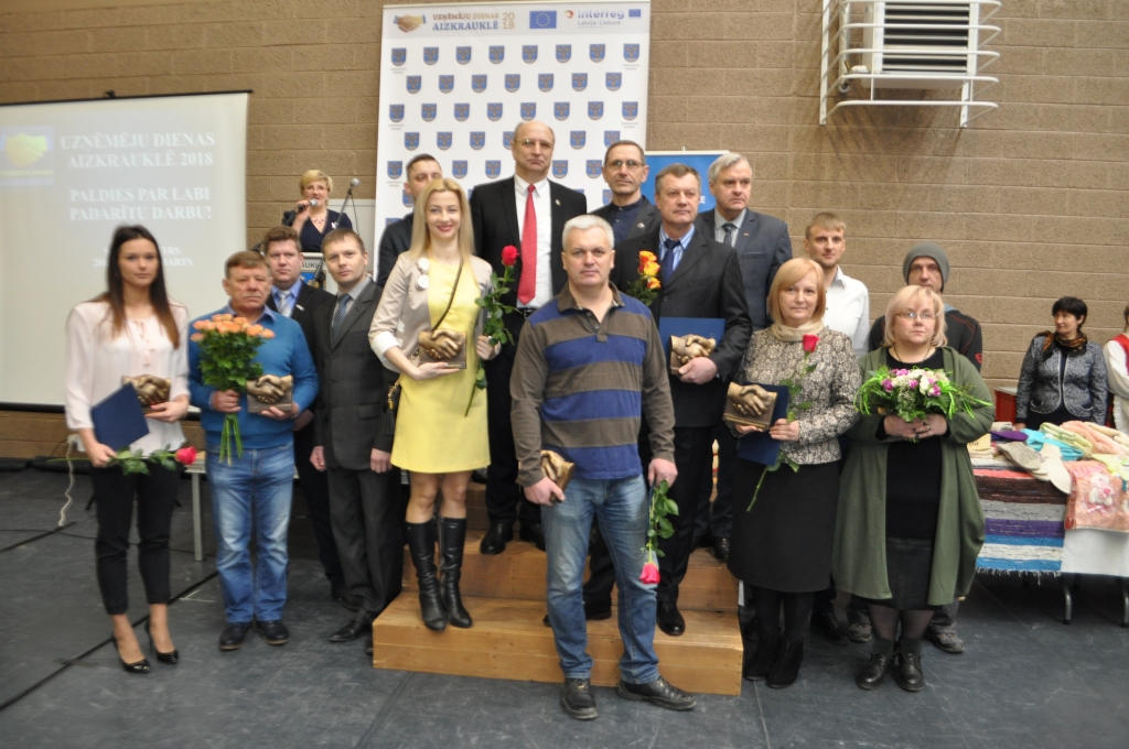 PALDIES Aizkraukles novada dome teica desmit uzņēmējiem, kuri paveikuši ko īpašu, var lepoties ar jaunām idejām vai stabili darbojas savā jomā.