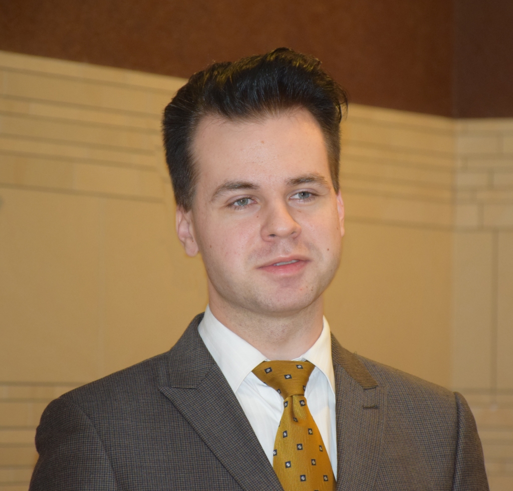 PAR UPĪTI VAR STĀSTĪT DAUDZ. Literatūrzinātnieks, literatūrkritiķis, Rīgas Andreja Upīša memoriālā muzeja galvenais speciālists Arnis Koroševskis gadā izlasa vidēji 60 — 80 grāmatas. 2016. gadā viņš saņēmis Latvijas Zinātņu akadēmijas Zentas Mauriņas balvu par Andreja Upīša daiļradei veltīto maģistra darbu.
Autors: Guna Mikasenoka