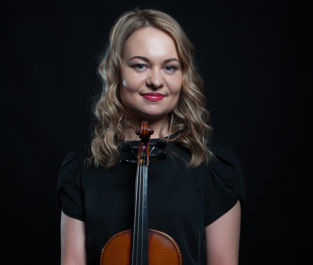 MĒRĶTIECĪGA UN NEATLAIDĪGA. “Varu teikt, ka esmu savas valsts patriote, domāju pēc studijām te atgriezties, jo Latvijā jūtos vislabāk,” teic Ilze Tomaševska.                                 Foto no Ilzes Tomaševskas albuma