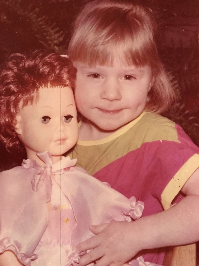 BĒRNĪBĀ Diāna bija paklausīgs un interesants bērns, kuram kopā ar tēti patika remontēt mašīnu.
Autors: no ģimenes albuma