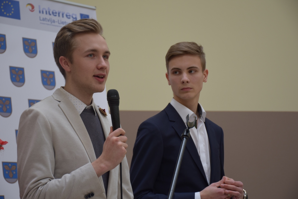 SIA “Rocketgrip” veidotāji Reinis Nikuļcevs (no kreisās) un Aksels Zingulis savu biznesu sāka, mācoties vidusskolas 11. klasē. Tagad viņu radīto produktu pazīst Latvijā un vairākās citās valstīs.
Autors: Agita Grīnvalde-Iruka