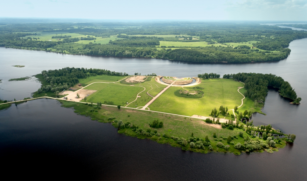 Autors: publicitātes