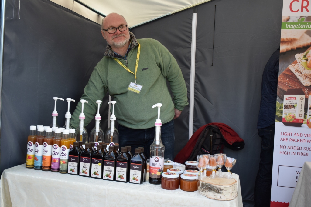 Eliksīri, sīrupi un ievārījumi. Māris Logins piedāvā nogaršot “Spico Tomiju” un citus džemus.
Autors: Imants Kaziļuns