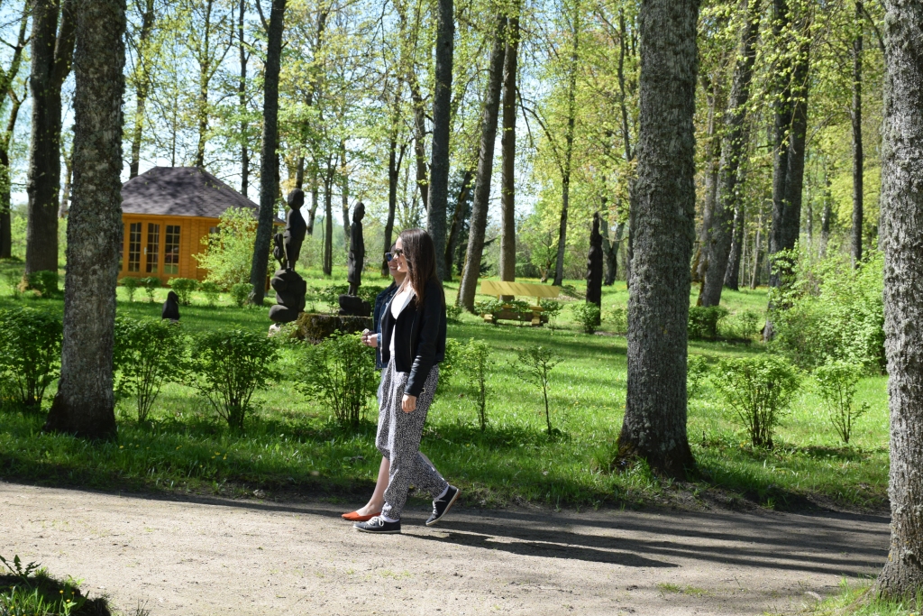 VĪGANTES PARKĀ iespējams baudīt dabas burvību, dodoties nesteidzīgā pastaigā, un te var pieteikt izzinošu ekskursiju gida vadībā.
Autors: Elita Brovacka