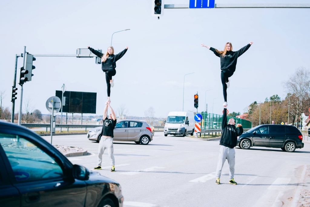 Autors: publicitātes