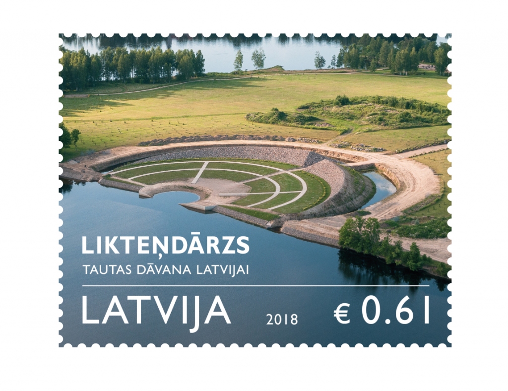 Dāvana simtgadei. Pastmarkas dizainu veidojis Arvils Feldmanis, un tās vizuālajā noformējumā izmantots fotogrāfa Gata Baloža fotouzņēmums.