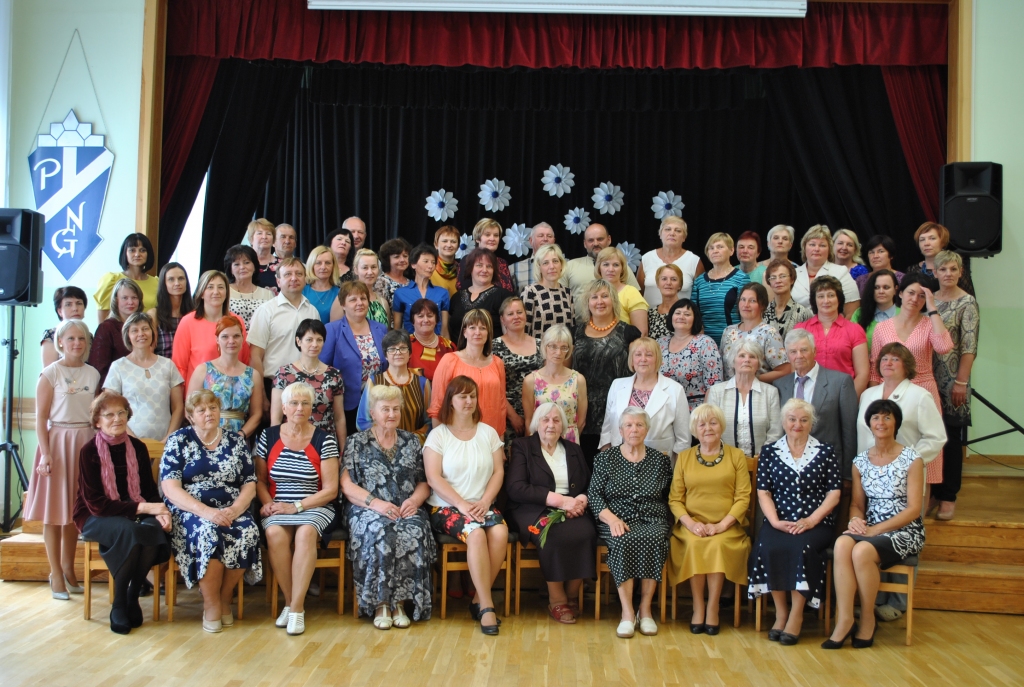 KOPĀ PAVEIKTS DARBS. Liela vērtība skolai ir gan tagadējie, gan bijušie skolotāji.