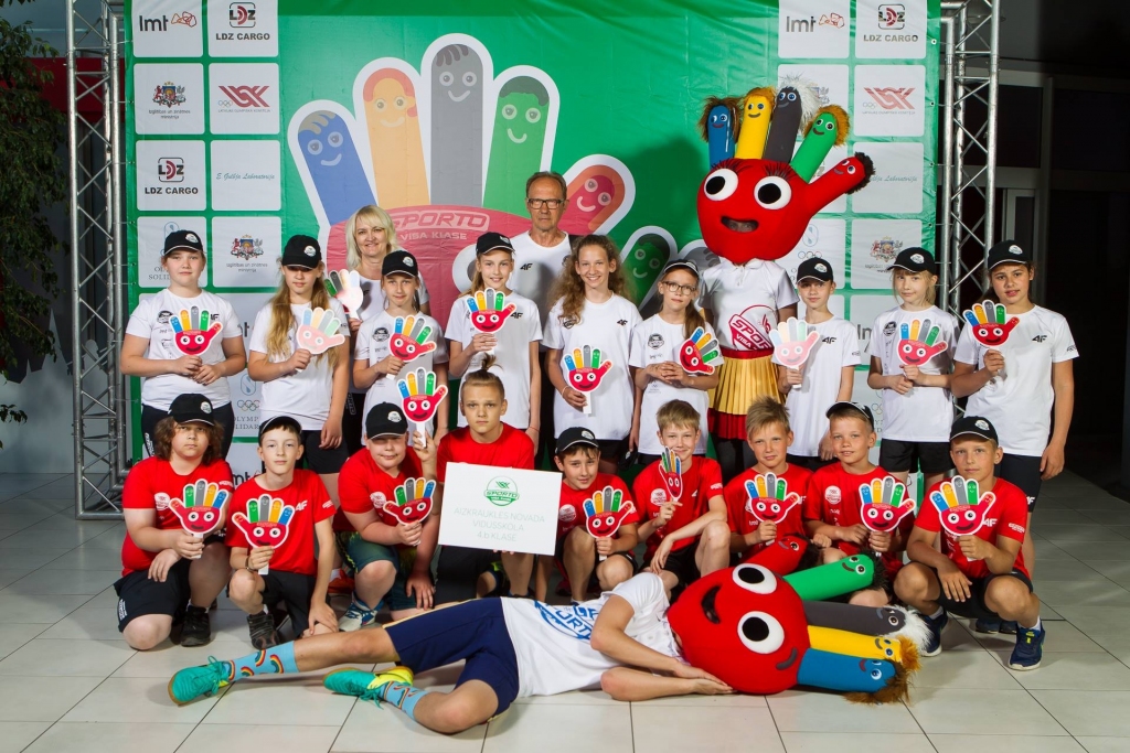 Projektā “Sporto visa klase” skolēni visa mācību gada garumā sportoja piecas reizes nedēļā.
Autors: no Latvijas Olimpiskās komitejas