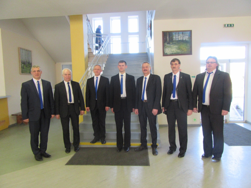 VIENO DZIESMA. Aizkraukles novada vīru vokālais ansamblis “Es atnākšu” šopavasar vokālo ansambļu skatē Zaļeniekos.
Autors: no Janīnas Zolotorenko albuma