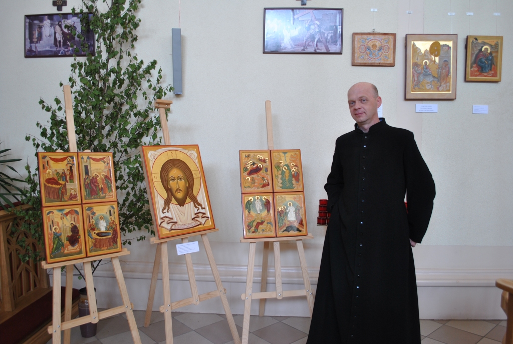 INTERESANTA IZSTĀDE Pļaviņu katoļu baznīcā — aicina priesteris Pēteris Alusiks.
Autors: Sandra Pumpure