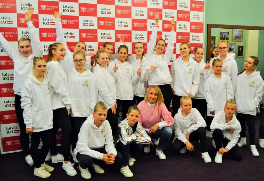 DEJO AR PRIEKU. Talantīgie Pļaviņu novada bērni.