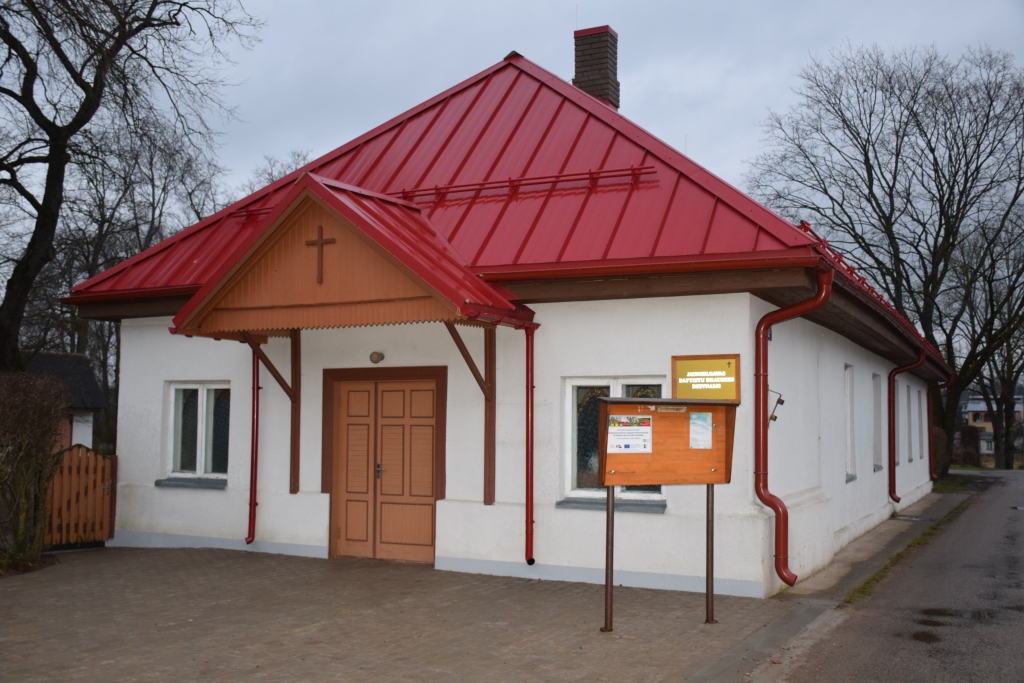 JAUNJELGAVAS BAPTISTU BAZNĪCA jubileju sagaida ar jaunu jumtu, citādu izskatu ieguvis pagalms, kurā nu ir bruģis.
Autors: Elita Brovacka