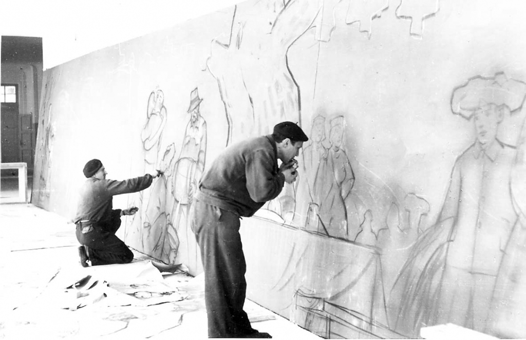 Vecmeistars Laimdots Mūrnieks un Uldis Zemzaris 1958. gadā gleznojot panno “Jāņu nakts”.                            Foto no Māras Kaško albuma
Autors: no personīgā albuma