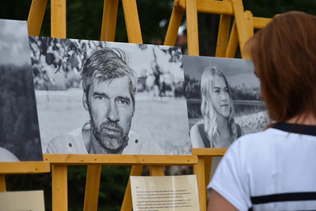 ĢIRTA PORTRETS patīk arī autoram, tajā redzams biedrības “RADI Jaunjelgavā” pārstāvis Ģirts Baumgarts.