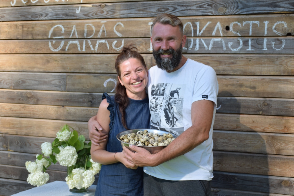 “Rīta putnu” saimnieki — Baiba un Bruno.