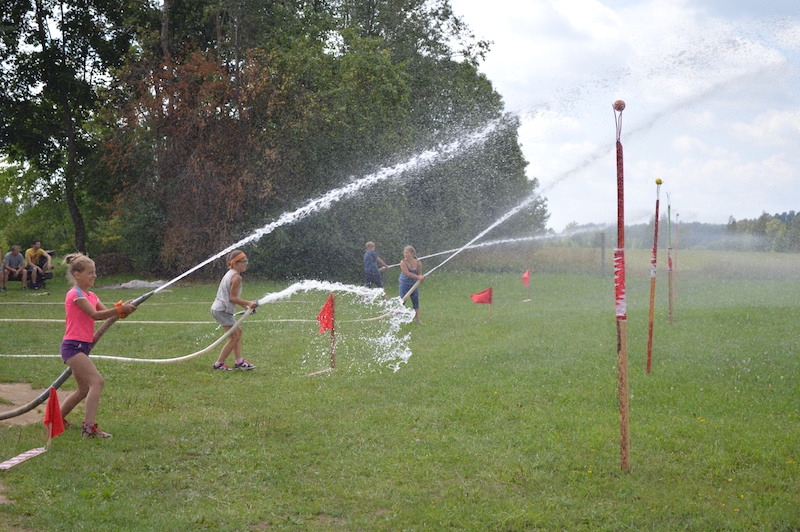 Ugunsdzēsības sacensības nav tikai vīru padarīšana.
Autors: no Pļaviņu novada domes mājaslapas