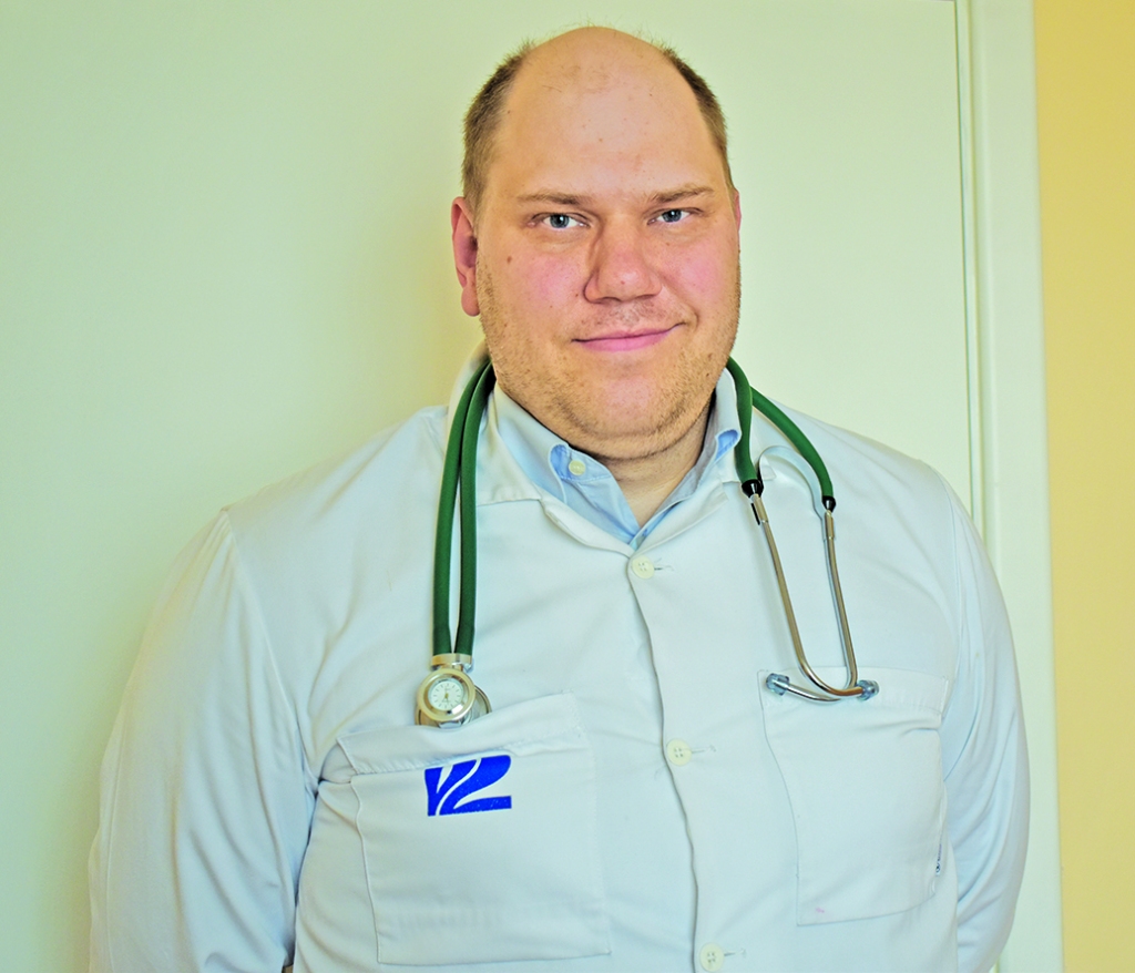 JAUNAIS BĒRNU ĀRSTS Aleksandrs Vasiļonoks uzskata: “Aizkraukles slimnīca ir maza, te viss ir ļoti sakārtots, un strādāt ir patīkami.”
Autors: Elita Brovacka