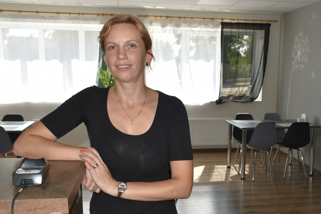 Laipni gaidīti! Kafejnīcas “Mazie melderi” īpašniece Iveta Smirnova.
