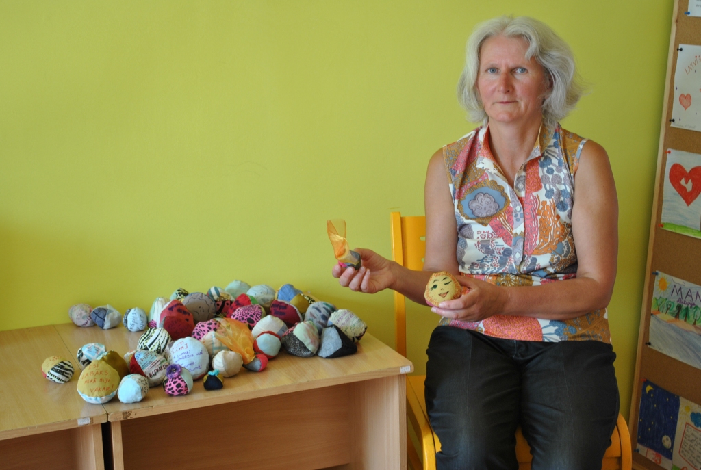 KRĀSAINĀS BUMBIŅAS spēj uzlabot omu, pārliecināta ir Ritma.