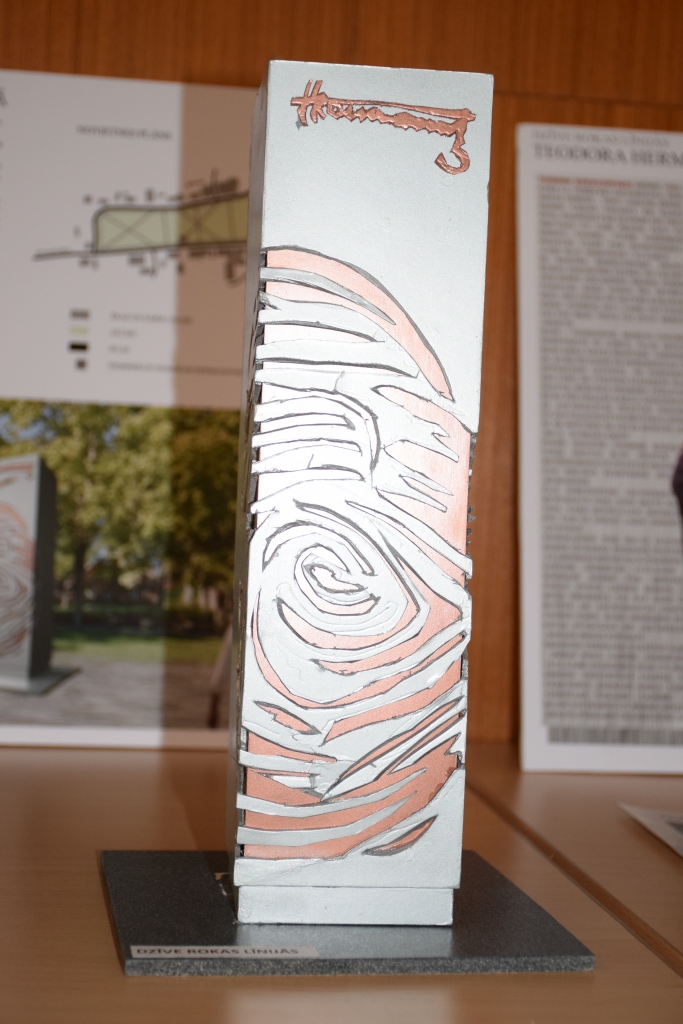 PIEMINEKLĪ paredzēts attēlot Teodora Hermanovska pirksta nospiedumus tēraudā — šādu Kristapa Gulbja veidoto objektu iecerēts ierīkot Jaunjelgavā.
Autors: no “Staburaga” arhīva