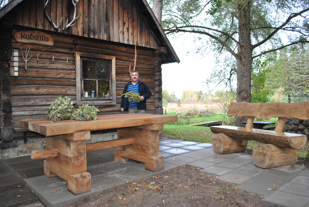 VESELĪGA UN UZMUNDRINOŠA ir melnā pirts — atzīst Zigfrīds Dzelme.