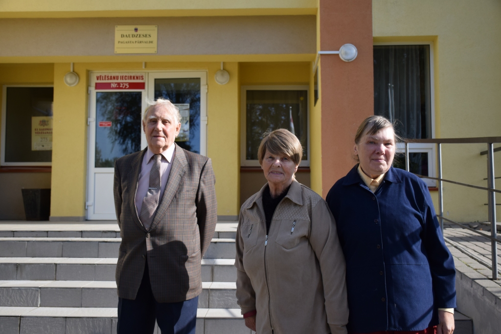 Sirmās galvas izvēlas jaunos. Daudzevietis Nikolajs Ungurs ar ģimeni.