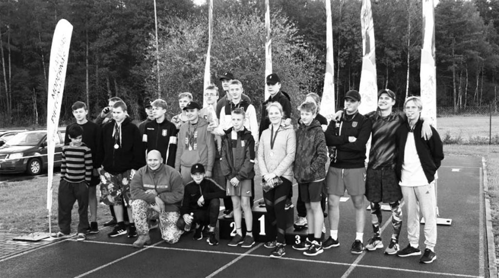 PIRMO REIZI ŠAUJ AR LĀZERPISTOLI. Aizkraukles novada jaunsargi ar instruktoru Gintu Kokinu katrās sacensībās gūst jaunu pieredzi.
Autors: no Ginta Kokina albuma