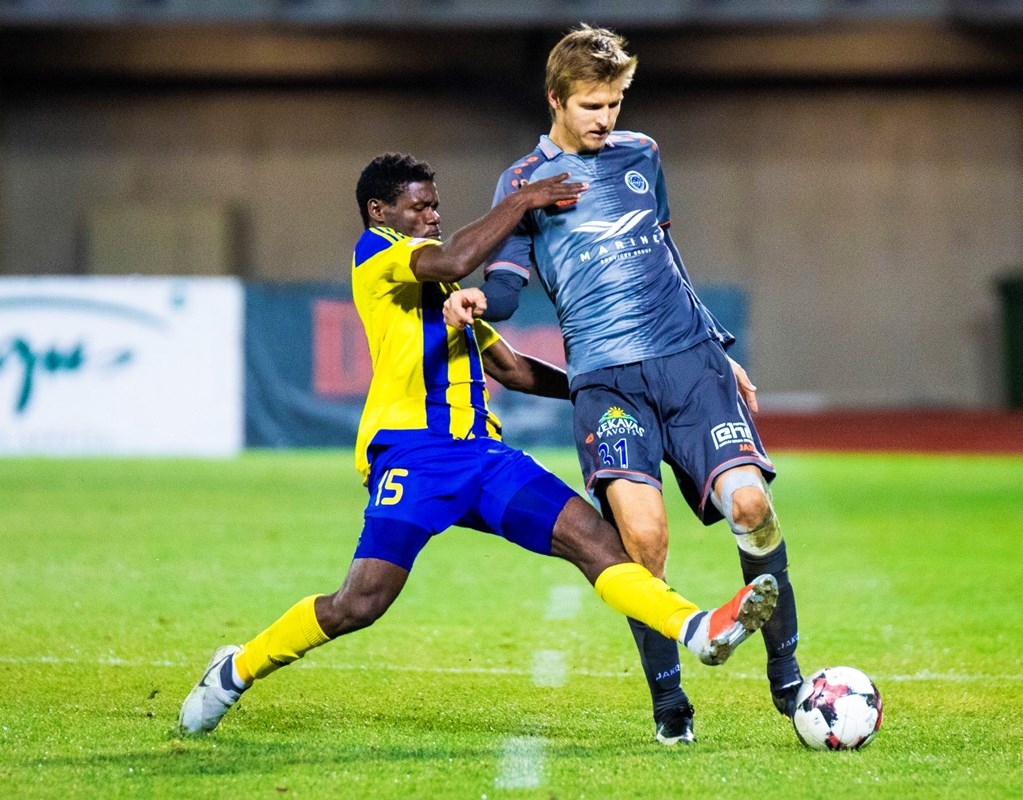 Secietis Elvis Stuglis (no labās) finālspēlē.
Autors: no Latvijas Futbola federācijas mājaslapas