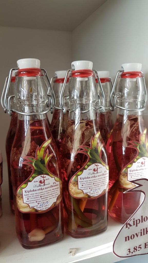 Vizuāli baudāms. Novilkums etiķī.